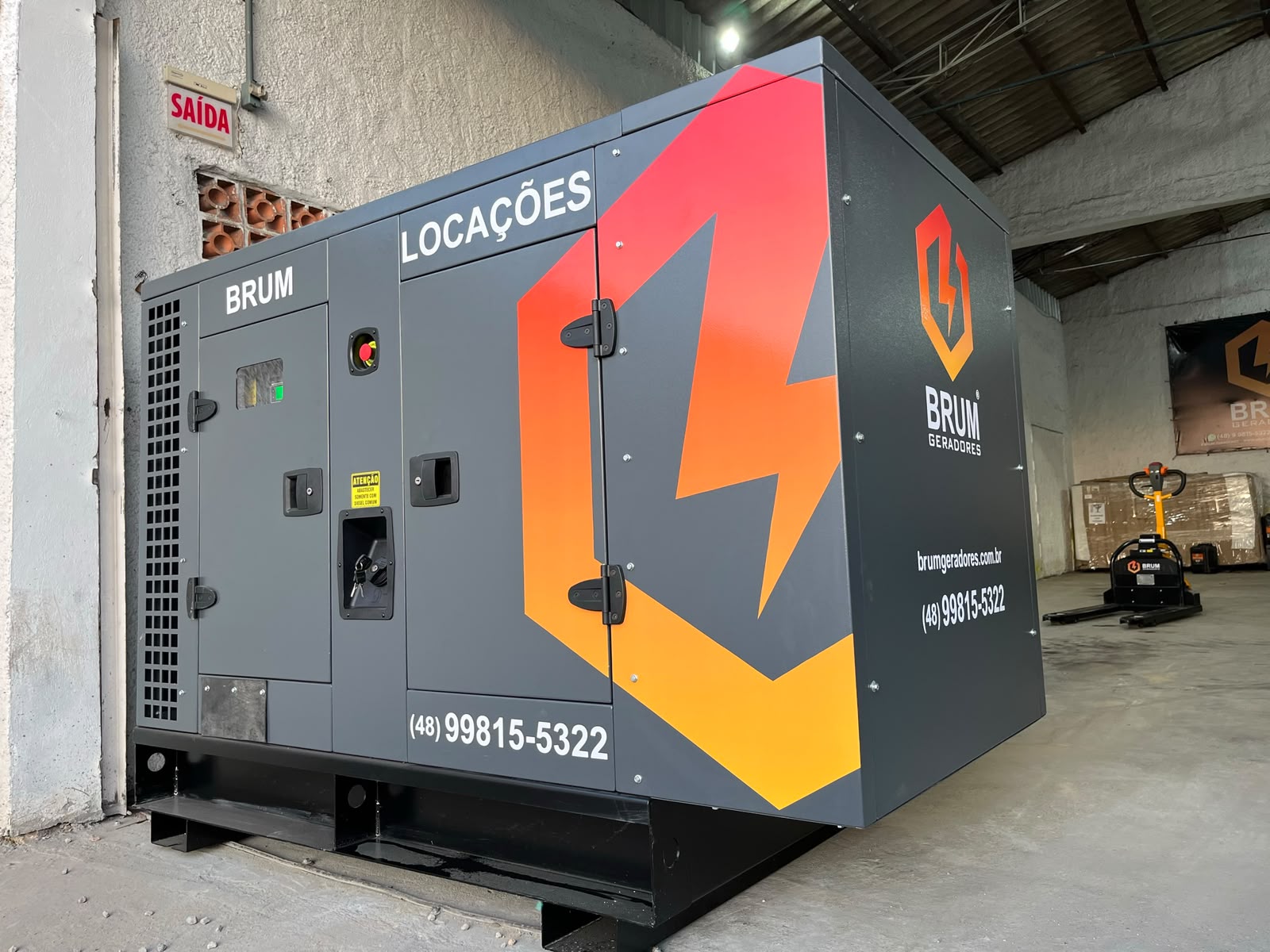 Gerador de energia cabinado da Brum Locações